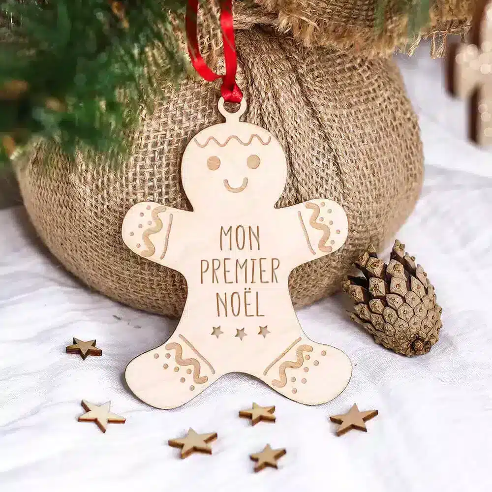 Boule de Noël "Mon Premier Noël" Bonhomme en pain d'épices - Ourson Câlin