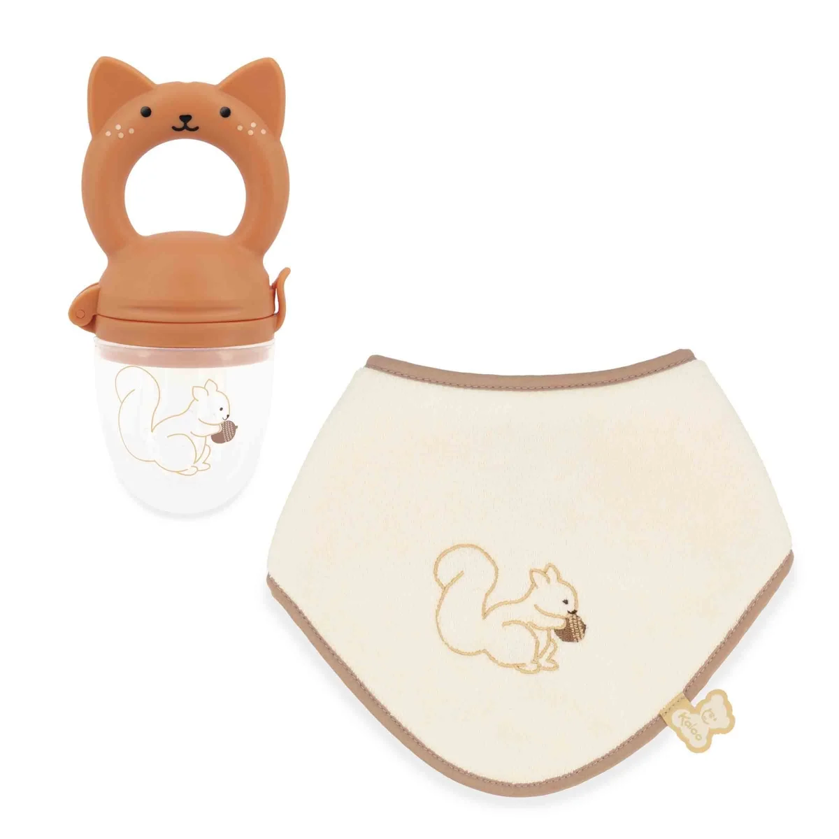 Bavoir beige avec écureuil brodé et grignoteuse marron Kaloo en silicone