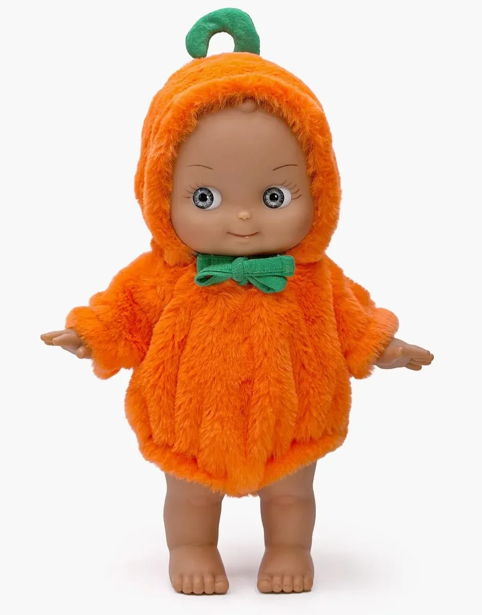 Maïa en fête et sa tenue de citrouille - Minikane