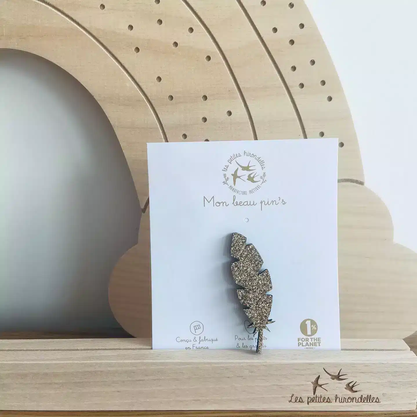 Pin's Plume Doré - Les Petites Hirondelles
