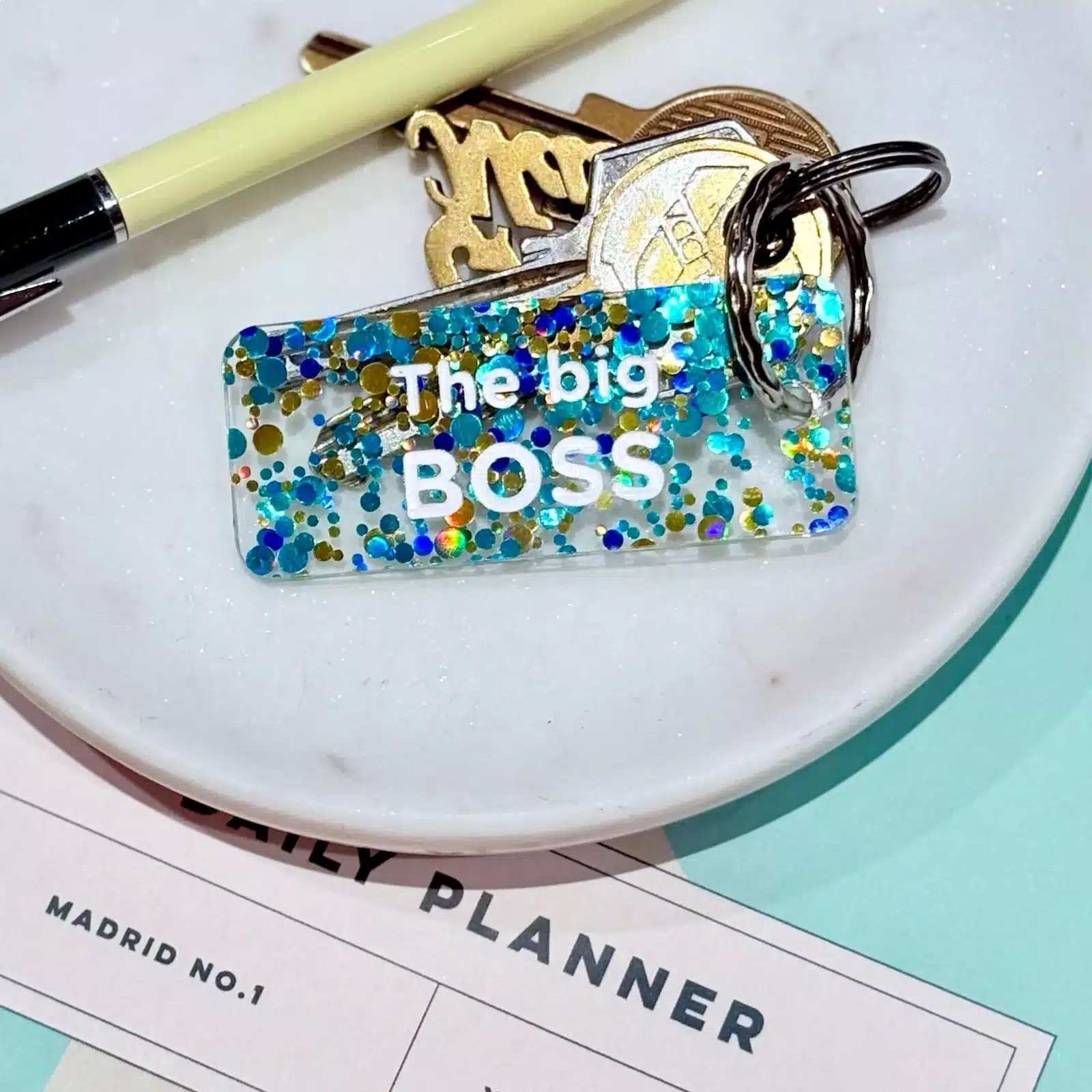 Porte-clés à paillettes The big BOSS - Plus de Love