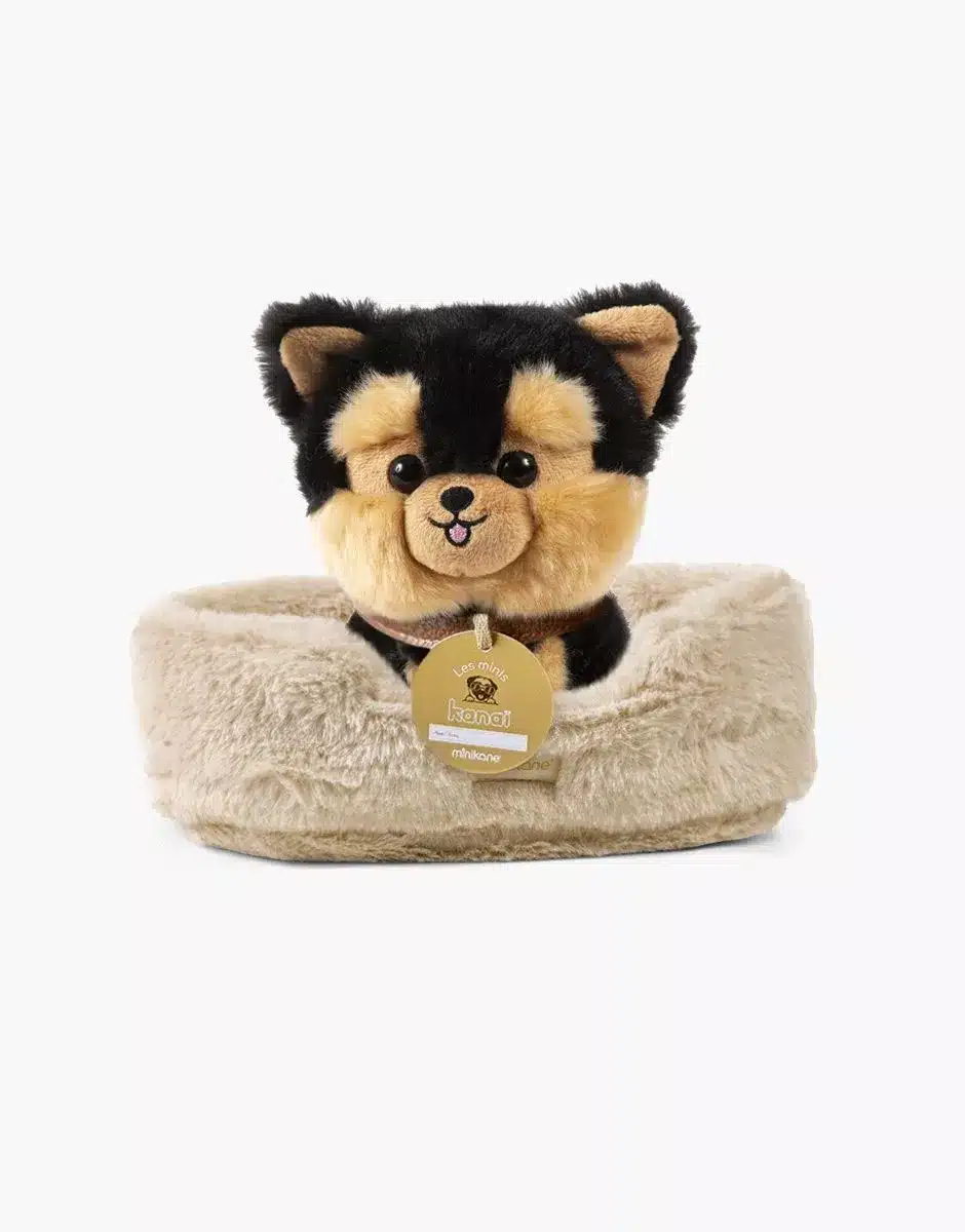 Sumo Chien en peluche avec collier et son panier - Minikane