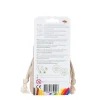 Dos de packaging blanc avec texte en plusieurs langues, petits crayons de cire colorés sur le bas, sac en tissu beige à cordo
