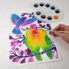 Peinture Aquarellum Grand format Sentosphère avec deux oiseaux jaunes et verts sur branche fleurie rose.