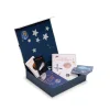 Coffret Découverte de l'espace Moulin Roty, boite bleue avec étoiles et planètes, livres et cartes.
