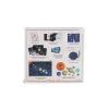 Coffret Les grands explorateurs Moulin Roty avec cartes, poster système solaire, planètes et étoiles à accrocher.