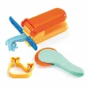 Presse pâte à modeler orange et bleu, rouleau presse-pâte vert clair, emporte-pièce jaune baleine Djeco