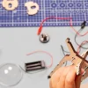 Construis une lampe torche - Koa Koa
