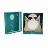 Doudou raton laveur Gaston beige et blanc en peluche, boîte bleue Kaloo ouverte