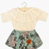Ensemble Colette écru plumetis top et jupe verte fleurs roses et orange pour poupée