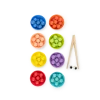 Jeu de tri Les Toupitis avec billes colorées, coupes en silicone et baguettes en bois.