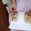 Instructions maquillage avec illustrations de visages colorés du kit Princesse & Licorne Namaki
