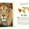 Double page du livre "L'anthologie illustrée des animaux fascinants" avec portrait réaliste de lion et texte descriptif.