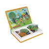 Jeu Magnéti'book 4 saisons ouvert avec magnets colorés en forme d'arbres et personnages.
