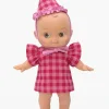 Poupon Ninon Minikane en robe et chapeau vichy cerise rose, jouet en plastique.
