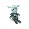 Peluche Joe le dragon gris bleu avec motif noir, corne rouge et masque de sommeil blanc.