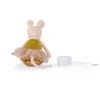 Peluche musicale Souris Moulin Roty en tissu rose et vert avec jupon tulle beige.