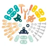 Morceaux en bois colorés et outils plastiques du jeu Petits Animaux à Bricoler Janod