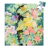 Puzzle 54 pièces L'arbre de Flora avec fille, animaux colorés et fleurs roses.