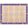 Tapis de cuisson beige et violet Chefclub Kids avec dessins de chefs et cercles jaunes