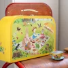 Valise métal jaune set de thé La grande famille avec illustration pique-nique Moulin Roty