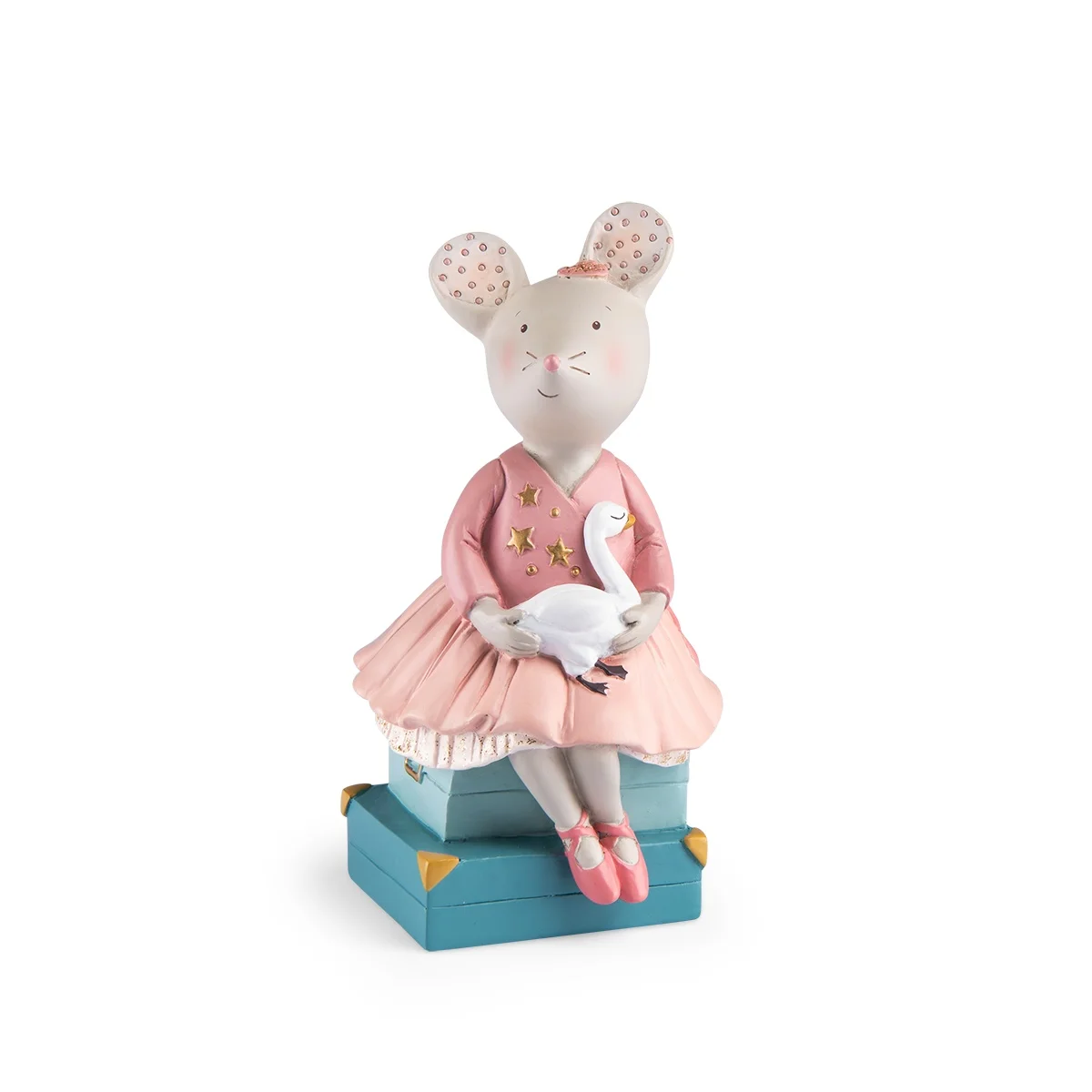 Tirelire souris en robe rose assise sur valises bleues, tenant un cygne blanc